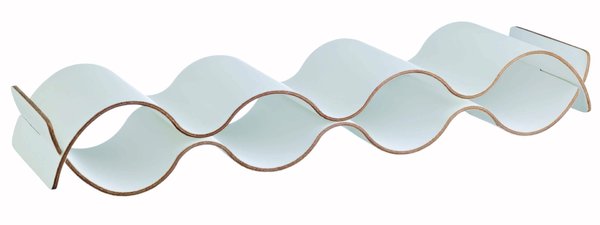 Un casier à bouteille très discret. En plaquage de bois verni. 43 x 16 x 12,5 cm. 28 € Dani. Habitat. www.habitat.fr