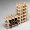 Le casier en pin brut accueille 9 bouteilles. A poser en nombre pour ranger toute sa cave. 19,90 €. Astigarraga. Leroy Merlin. www.leroymerlin.fr