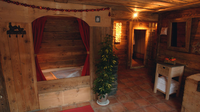 Détente absolue en s'endormant dans le "solant au foin" libérant une douce vapeur aux senteurs alpestres et herbeuses. La Bouitte.