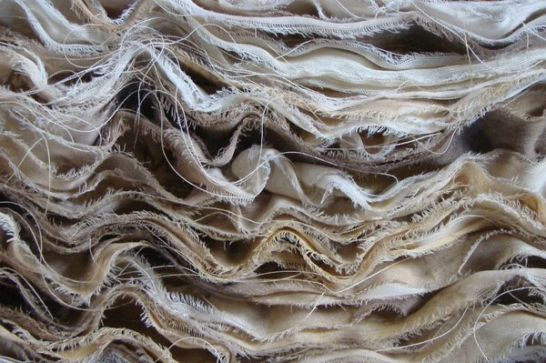 Plissage et mur textile de Maïa Frey