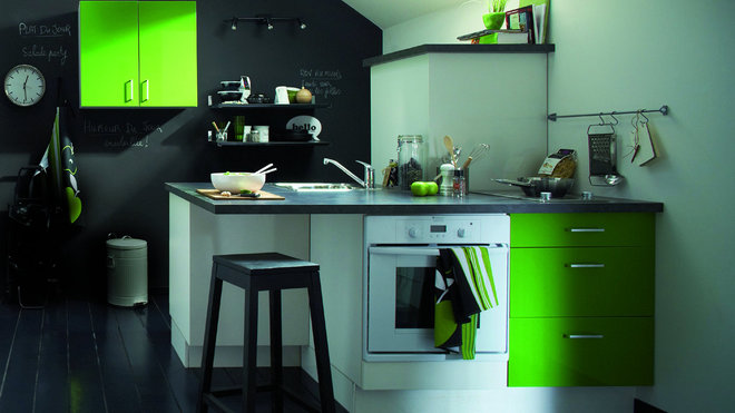 Afin de gagner de la place, tous les équipements techniques sont réunis de part et d’autre de l’îlot central. Castorama.