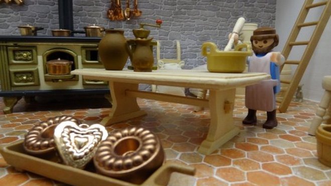 La belle histoire du chocolat, racontée par le musée éponyme et illustré par les célèbres Playmobil. La belle histoire du chocolat, racontée par le musée éponyme et illustré par les célèbres Playmobil.