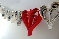 Guirlande de cœurs en papier enroulés