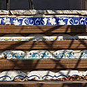 Les contremarches de l'escalier extérieur sont toutes différentes.