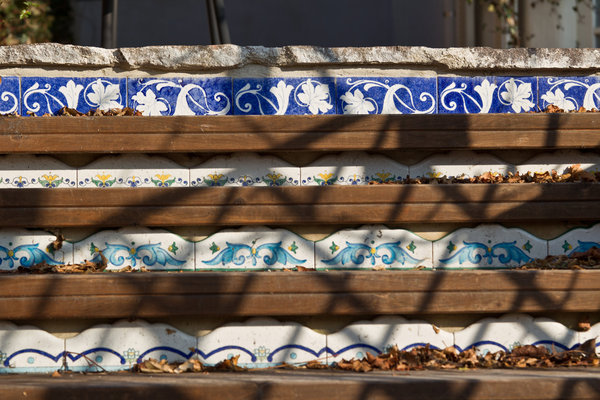 Les contremarches de l'escalier extérieur sont toutes différentes.