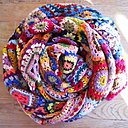 Bohemian Rhapsody le châle écharpe de Mary Lena, vendu en kit exclusivement chez Renaissance Dyeing