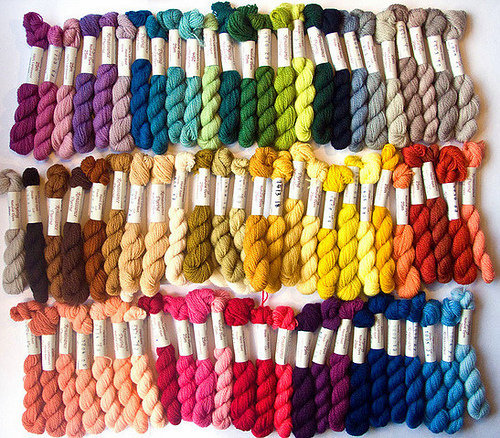 La gamme de laine Crewel Renaissance Dyeing 100% laine d'agneau en teinture végétales