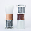 Écologique et technologique, la lanterne devient une lampe à la douce lumière, une fois exposé au soleil.