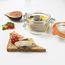 Faire son propre foie gras est une chose mais le conserver en est une autre. La stérilisation permettra de manger du foie gras toute l'année et pas uniquement durant les fêtes, Guillouard.