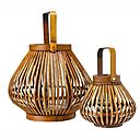 Lumière et ambiance tamisée garanties avec les lanternes rondes en bambou. A partir de 32 euros chez BHV déco.