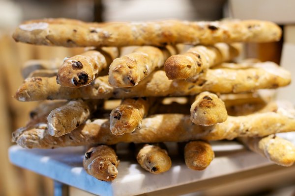 Tous les formats de pains existent au Pain Quotidien comme ici la croustillante petite baguettine !
