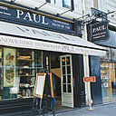 Avenue de l'Opéra, comme dans les 340 boutiques françaises, Paul propose un large choix de pains.