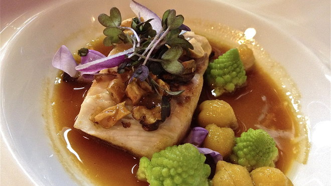 Le filet de Féra illustre l'esprit métissé des assiettes d'Alexandre Mazzia.