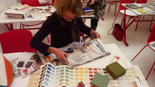 La bibliothèque possède une sélection de magazines, de décoration, design, architecture et ouvrages de référence.