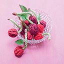 Cerises rouges et rouge cerise à décliner en différents tons de rouges.