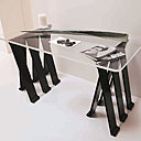 Les tréteaux Branex Design, designés par Eric Berthes, apportent une touche moderne et décalée à votre intérieur, avec un plateau translucide. 200 € la paire noire ou blanche.