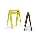 Tréteaux Tolix, designés par Normal Studio, en métal peint brut et vernis mat, jaune ou kaki. Largeur : 70 cm, hauteur : 70 cm, profondeur : 33 cm, 199 € le tréteau.