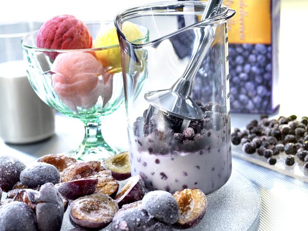 Le couteau étoile est capable de transformer en liquide tous les éléments solides. Il est parfaitement adapté à la réalisation de smoothies ou de glaces. Bamix.