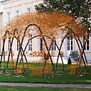 Élégante composition dans jardin de la Veuve Cliquot à Reims