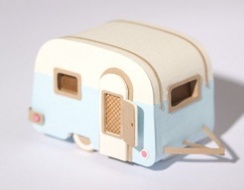 Pare choc et barre d'attelage en papier pour finaliser la maquette.