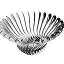 La maison Christofle a confié une ligne d'objets composée à partie de couverts. Un détournement qui prend tout son sens avec l'imagination de Toni Grilo, comme ici une coupe à fruits constituée uniquement de cuillères.