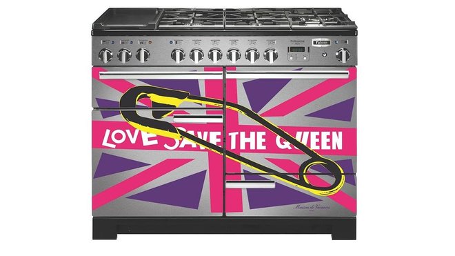 Cuisiner british sur un beau piano Falcon made in UK !