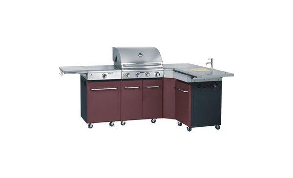 Cette cuisine extérieure Favex, modèle Kangye, dispose d'un évier, en plus de sa très grande surface de cuisson. Fini les aller-retour vers la maison, on cuisine absolument tout dehors !