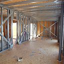 L’assemblage des différents éléments de la maison est d’une facilité déconcertante. Par exemple, il faut moins d’une semaine pour monter une maison de 100 m2.