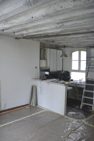 L’ancienne cuisine, qui occupait un quart de l’espace était située à la place de la l’actuelle salle à manger.