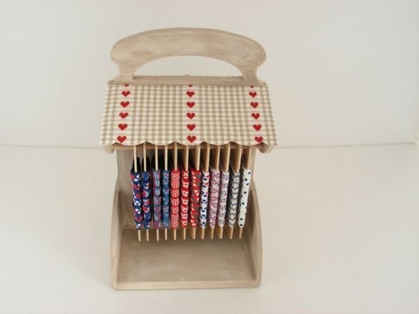 Présentoir kiosque à galons permet de visualiser l'ensemble des gammes de galons en une seule fois.