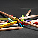 Pastels extra fins en Pencils et cubes de Caran d'Ache proposés dans 84 teintes.