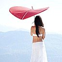 Esprit romantique et asiatique pour l'ombrelle Petale d'EGO Paris, en Batyline.