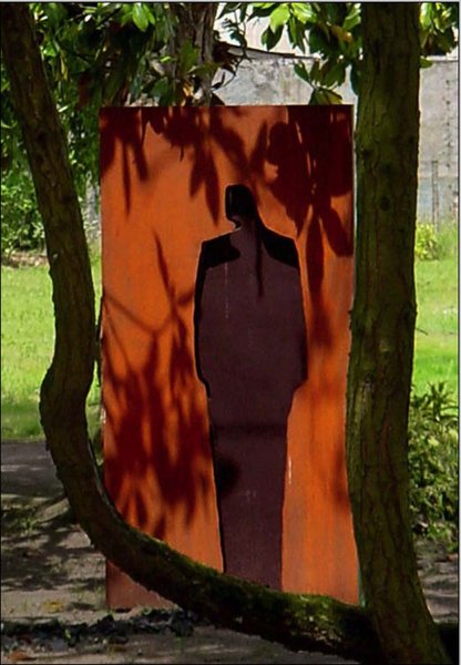 Hombre, pièce unique de l'artiste Alain Kurylo, en tôle d'acier découpé.