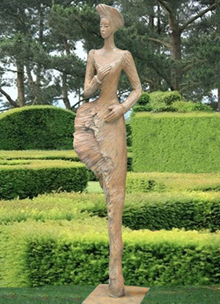 En bronze à la patine mordorée, Lussou signe la belle Pensée du Cœur.