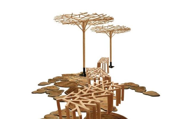 En teck, l'arbre parasol Nest accueillera oiseaux, plantes grimpantes et bougies suspendues.