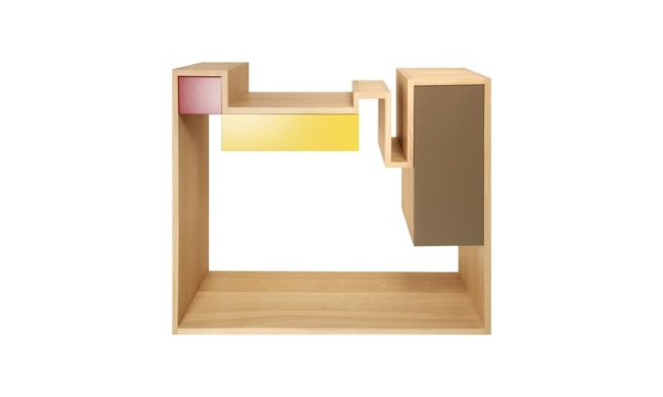 Drugeot Labo a imaginé "Glycine", une console graphique en chêne. Les rangements et tiroirs sont munis de portes laquées kaki, rouge et jaune. Longueur 110 cm x profondeur 30 cm x hauteur 91 cm, 1038 €.