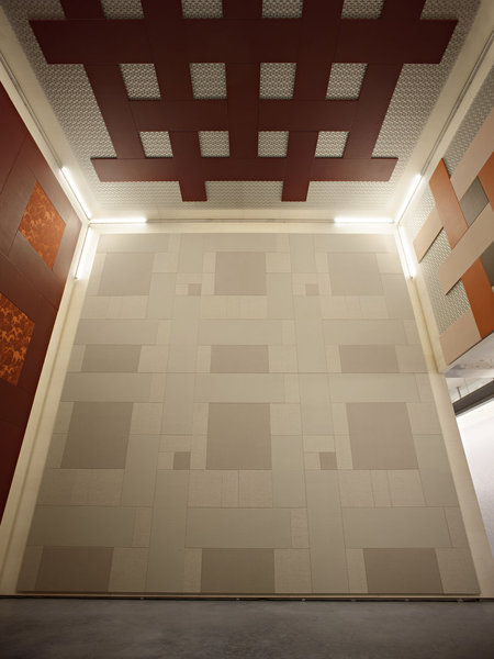 Le module H habille l’intégralité des murs et du plafond dans un effet saisissant, qui permet de s’amuser sur un contraste ou une harmonie entre les différents éléments architecturaux.