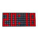 De gros pixels rouges animent cette horloge numérique Maisons du Monde pour un look très industriel. A placer dans une grande pièce, l'heure étant plus lisible de loin.