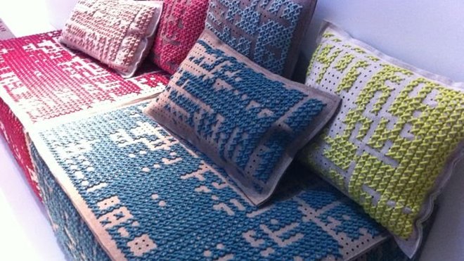 Divan poufs et coussins pour un coin détente Divan poufs et coussins pour un coin détente