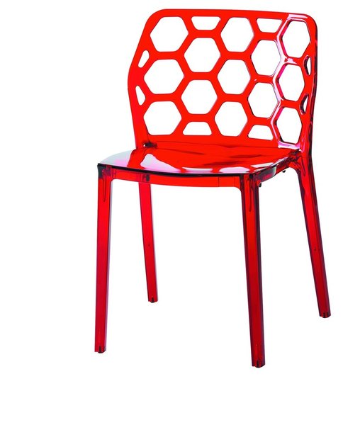 Une chaise empilable en polycarbonate. 80 x 45 x 50 cm. 175 €. Chaise Bee. Epi Luminaires.