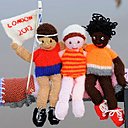 Les Fans et groopies agitent leur drapeau.