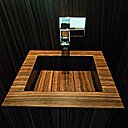 Coutumier des boutiques de luxe, Olivier Lempereur soigne tous les détails, jusqu'au très chic lave-main.