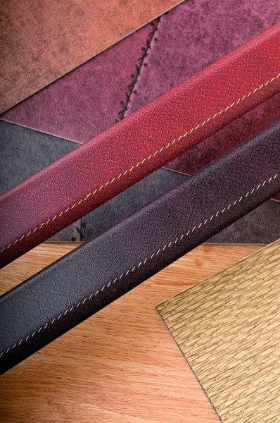 La noblesse du cuir s’invite dans la maison par petite touche, accentuant sur le raffinement de la décoration. La barre de seuil se pare d’une imitation de cuir écorce ou ébène, pour s’associer à une ambiance sophistiquée. Chez Dinac.