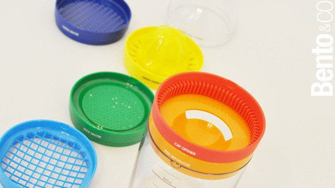 Presse agrumes, râpe à parmesan, ou comment séparer les jaunes des blancs. Presse agrumes, râpe à parmesan, ou comment séparer les jaunes des blancs.