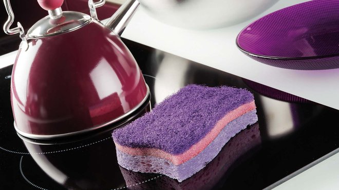 Violette pour les surfaces délicates comme les plaques vitrocéramique.