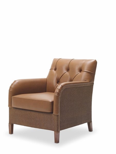 Dans un cadrage en hêtre massif, le fauteuil William Deluxe de Vincent Sheppard allie l’élégance du Lloyd Loom avec la noblesse du cuir. Un siège haut gamme qui rappelle la décoration des grands hôtels anglais.