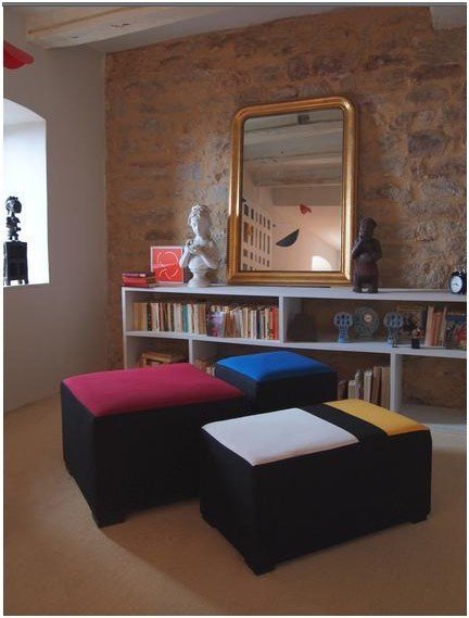 Avec cet ensemble de trois poufs, Mathi Design vous invite à recréer une composition de Mondrian dans votre intérieur. En tissu, coton et lin, les sièges d’appoint s’intègre dans toutes les pièces de la maison, dans un confort optimal.