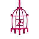 Cette patère de la Chaise Longue reprend un thème favori de Magritte, la cage à oiseau. Avec sa couleur rose, il apporte une touche de gaieté romantique, comme un trompe l’œil aux formes stylisées.