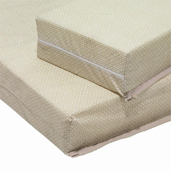 Grâce à un astucieux système de zip, le matelas du tout petit grandit pour s’adapter à la taille de l’ado. Evolune.