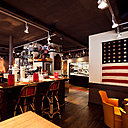 Les grands écrans ont été installés pour retransmettre les grands évènements sportifs.